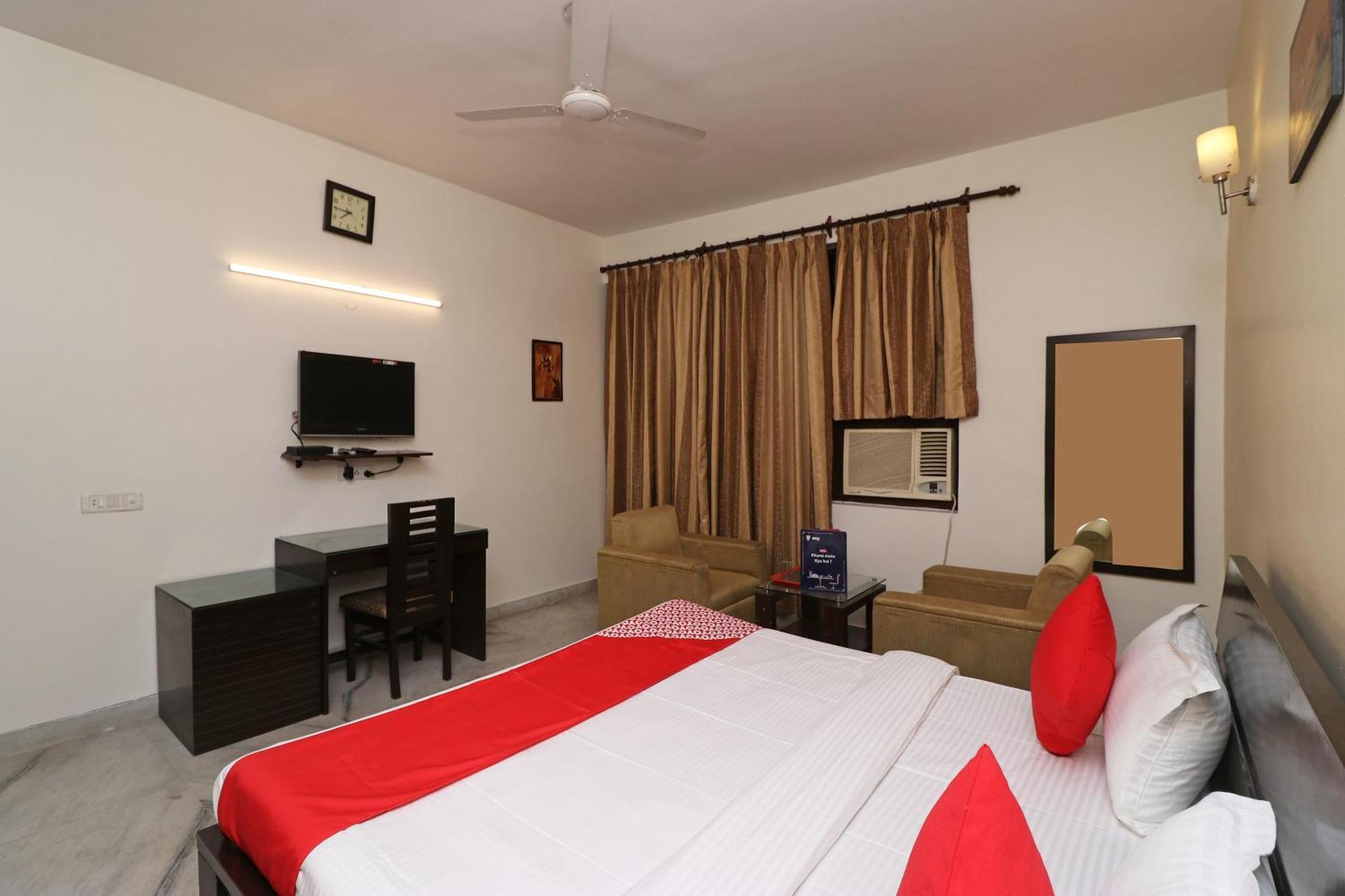 Hotel O Aravali Residency Gurgaon Esterno foto