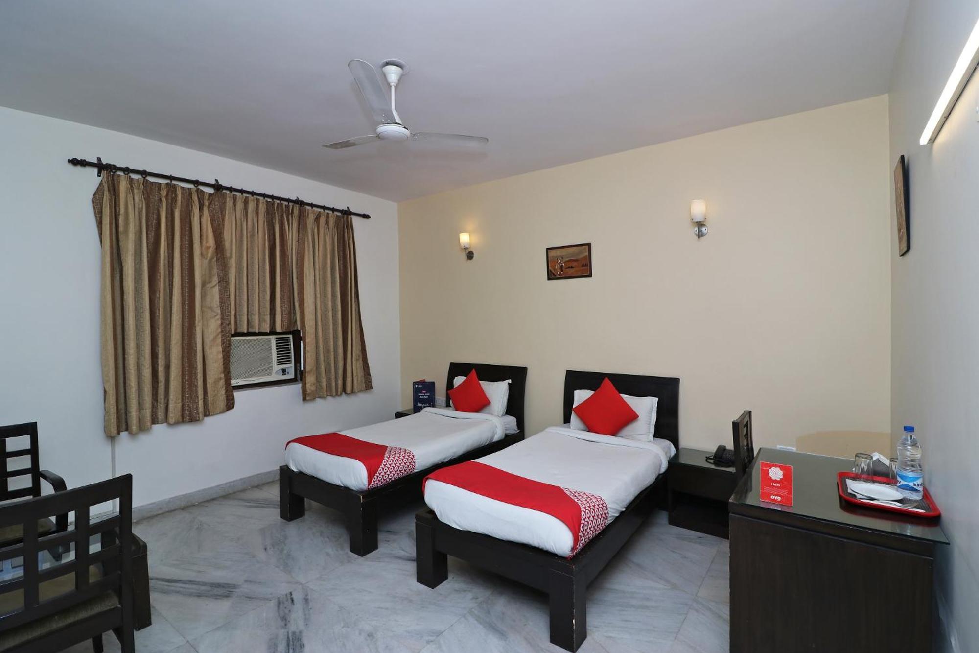Hotel O Aravali Residency Gurgaon Esterno foto