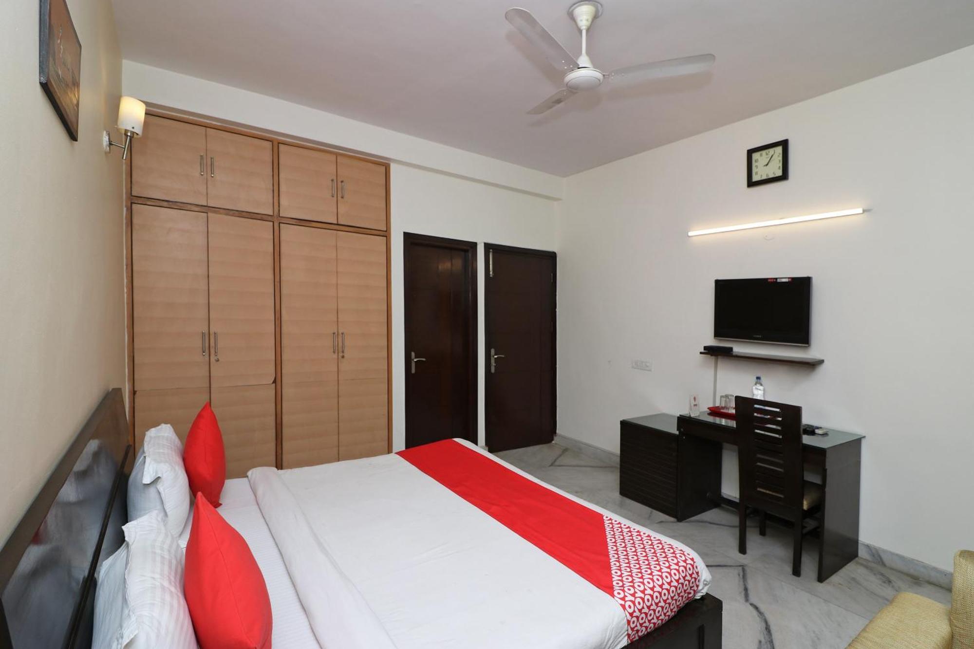 Hotel O Aravali Residency Gurgaon Esterno foto